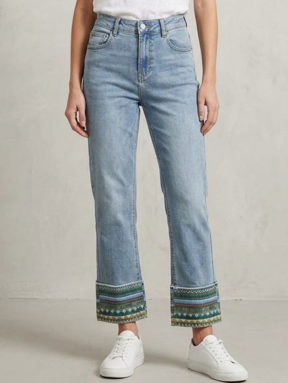NWT Women's XL Vintage Blue Jeans with Unique Embroidered Cuffs - Boho Style XL